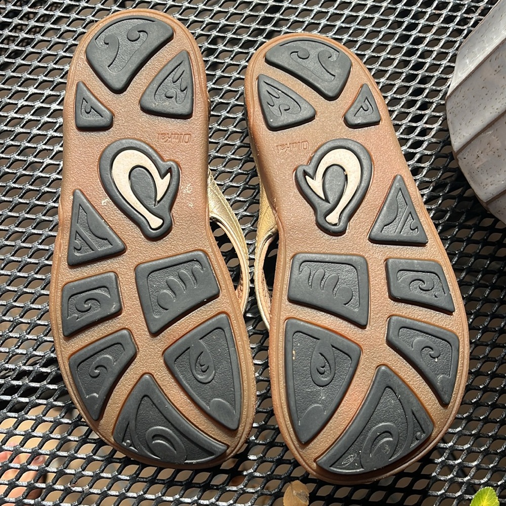 Olukai Kumu Gold Leather Flip Flop View 5